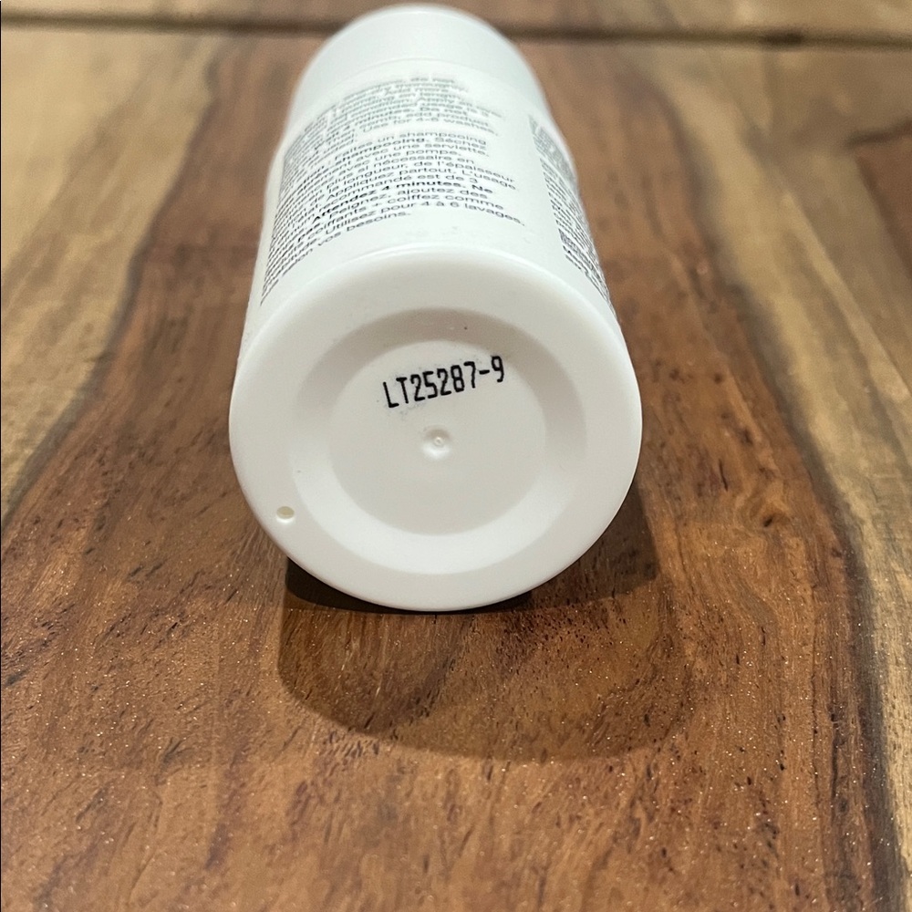 K18 Biomimetic Hairscience Leave-In Repair Hair Mask - Picture 4 of 5